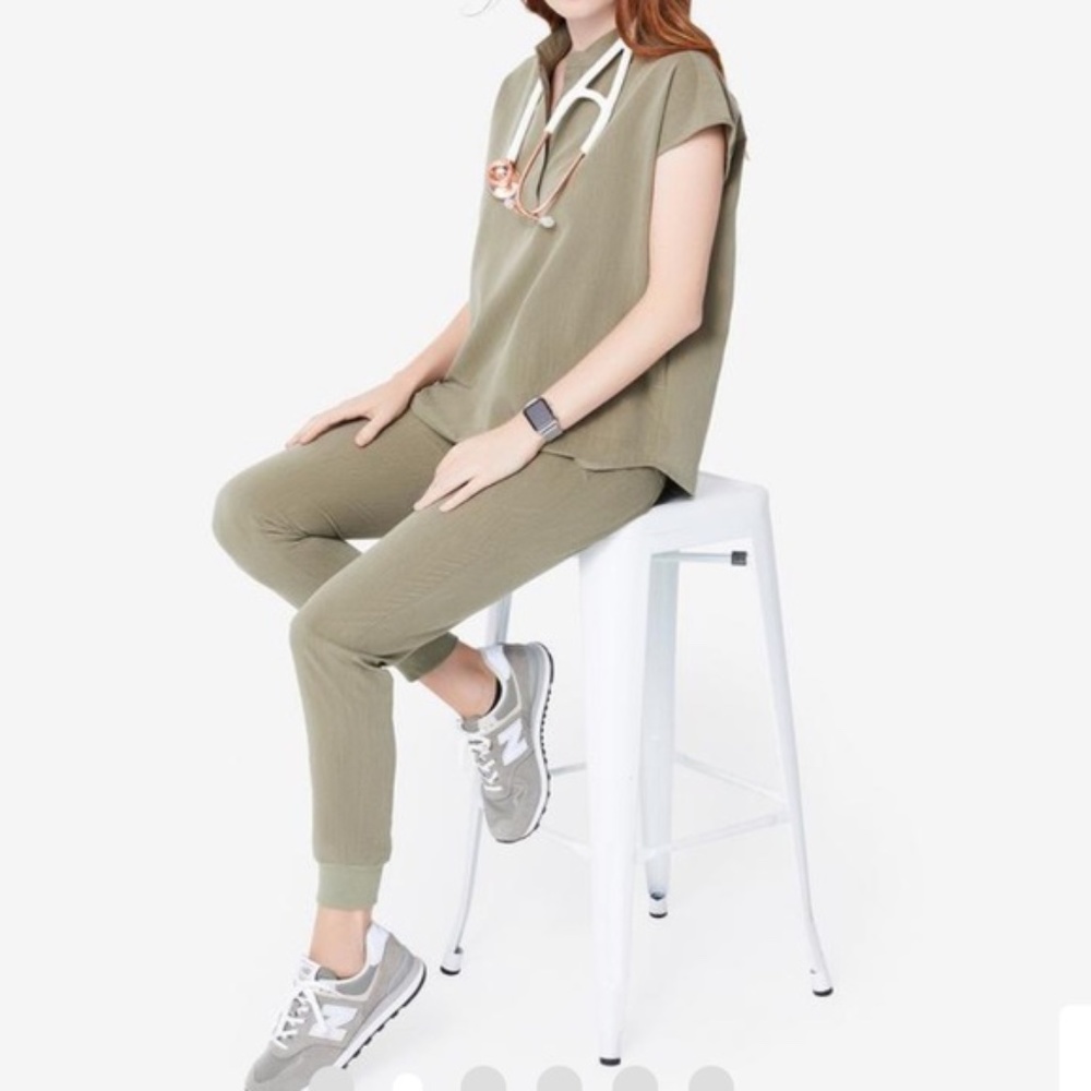 FIGS Zamora Joggers, Heather Olive, Size Small